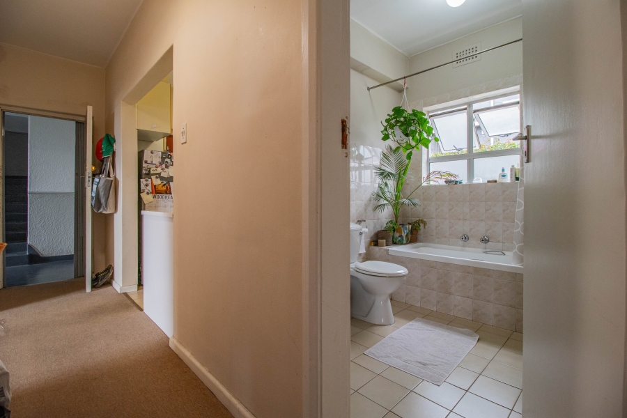 2 Bedroom Property for Sale in Vredehoek Western Cape